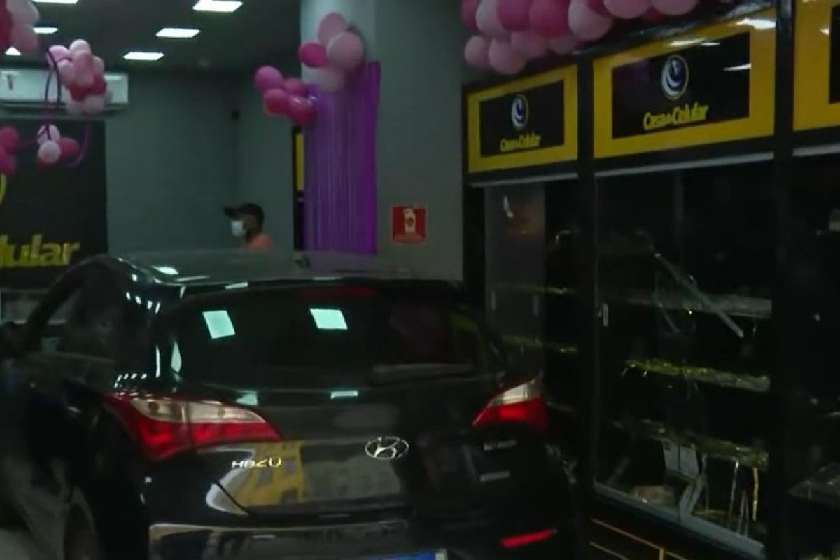 Loja de eletrônicos é arrombada no bairro da Liberdade, em Salvador