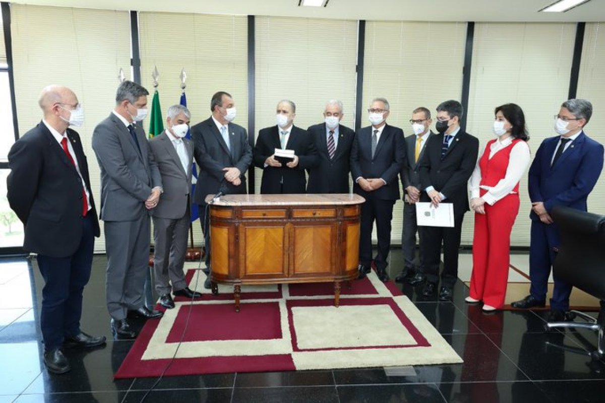 PGR diz que vai avançar com apurações contra autoridades ao receber relatório da CPI