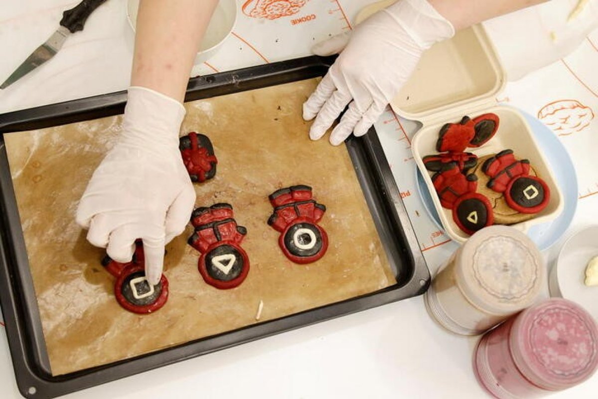 Estúdio de culinária cria cookies para cães inspirados na série 'Round 6'
