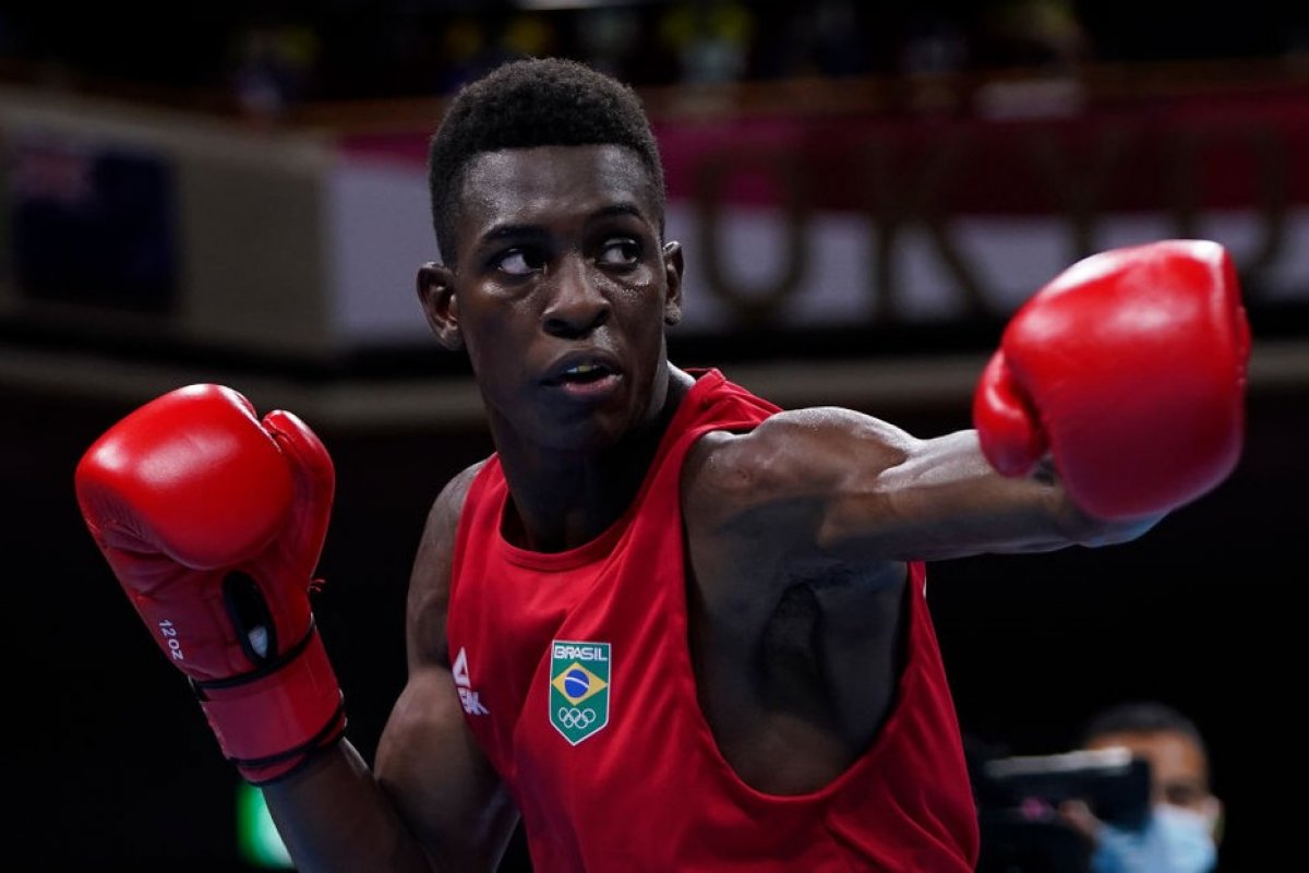 Pugilista baiano Keno Marley vence por unanimidade e avança para oitavas de final