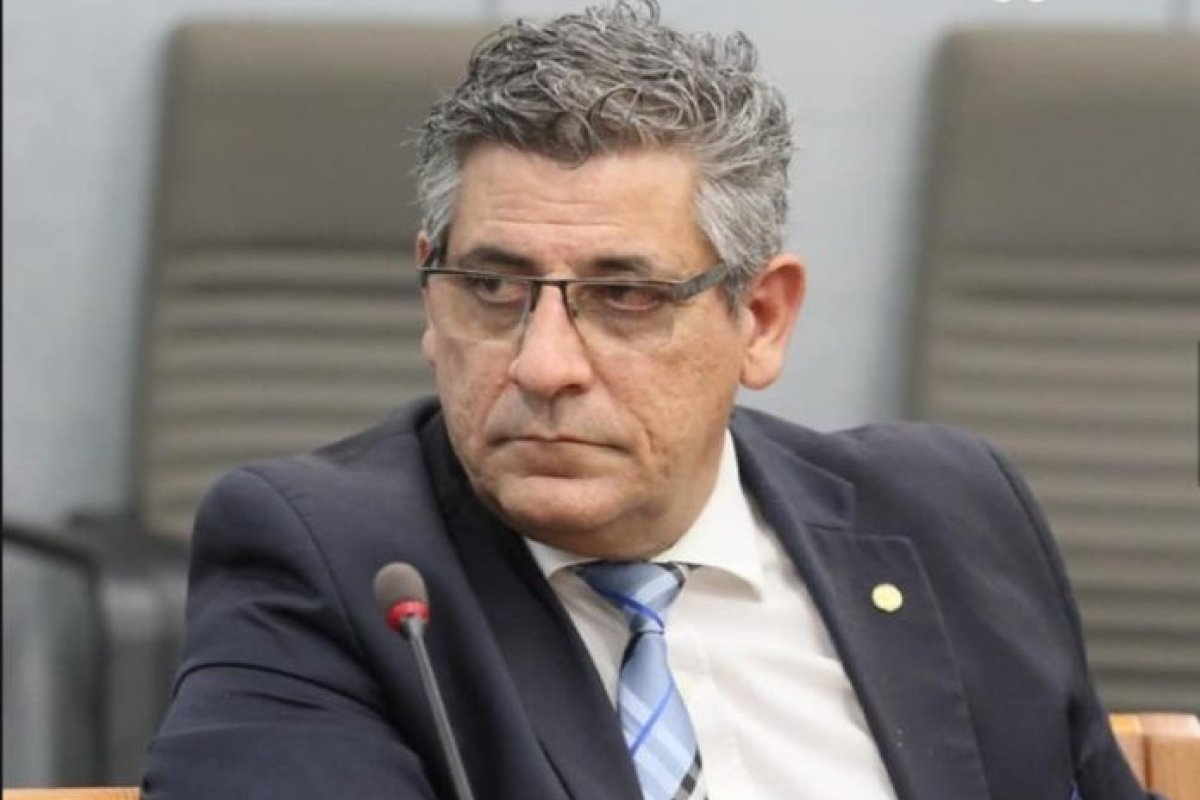 Bolsonaro não cumpriu promessas, afirma deputado líder dos caminhoneiros