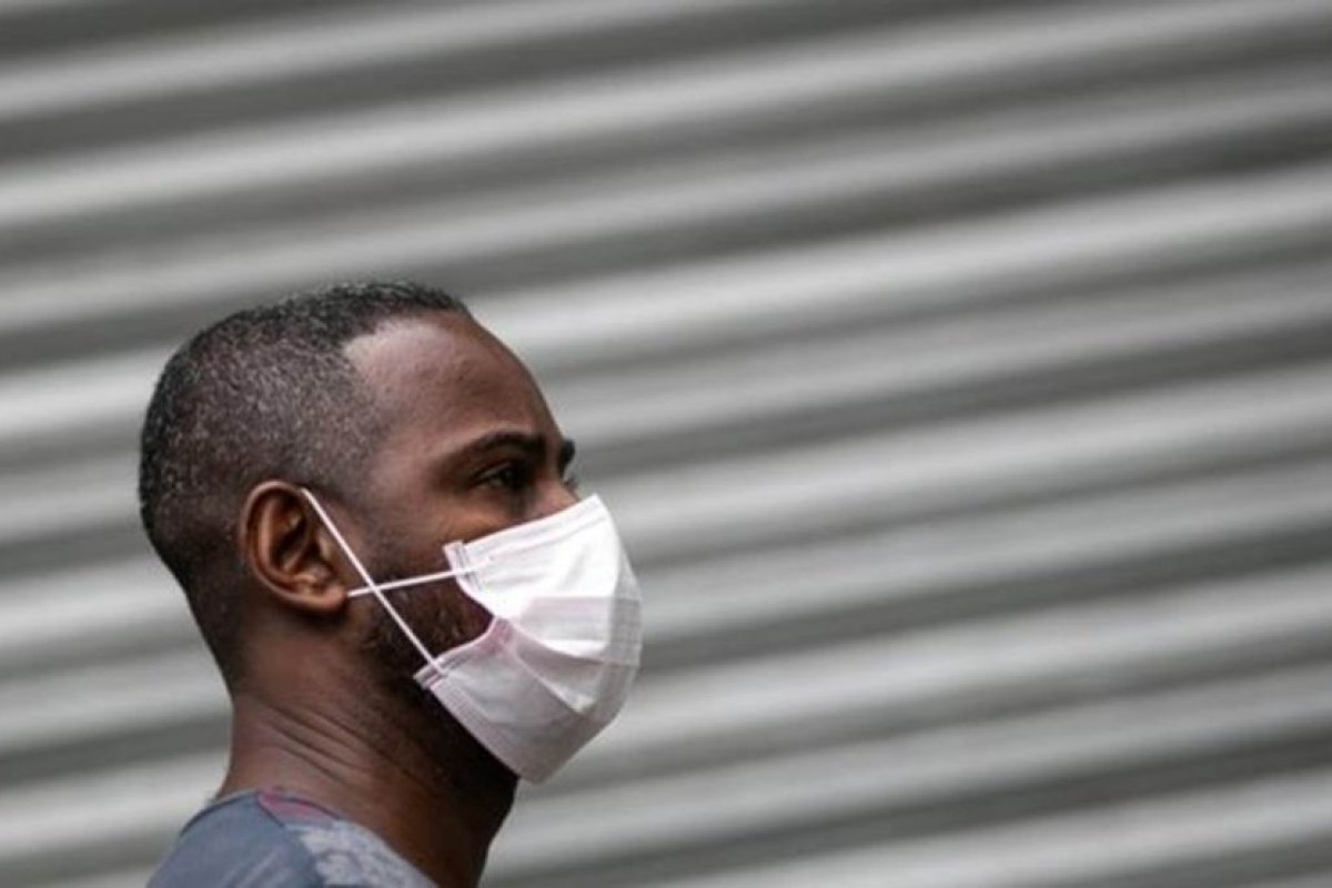 Fundador da Anvisa diz ser favorável à desobrigação do uso de máscara ao ar livre