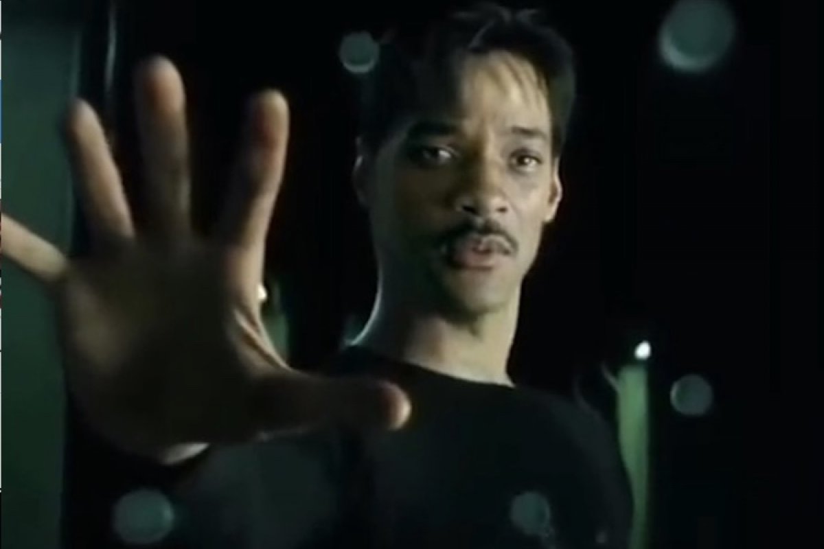 Will Smith posta vídeo em que aparece como personagem de Matrix