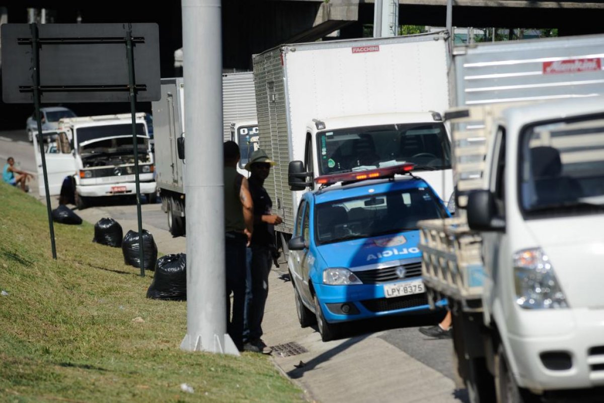 Em nota, centrais sindicais prestam apoio à greve dos caminhoneiros
