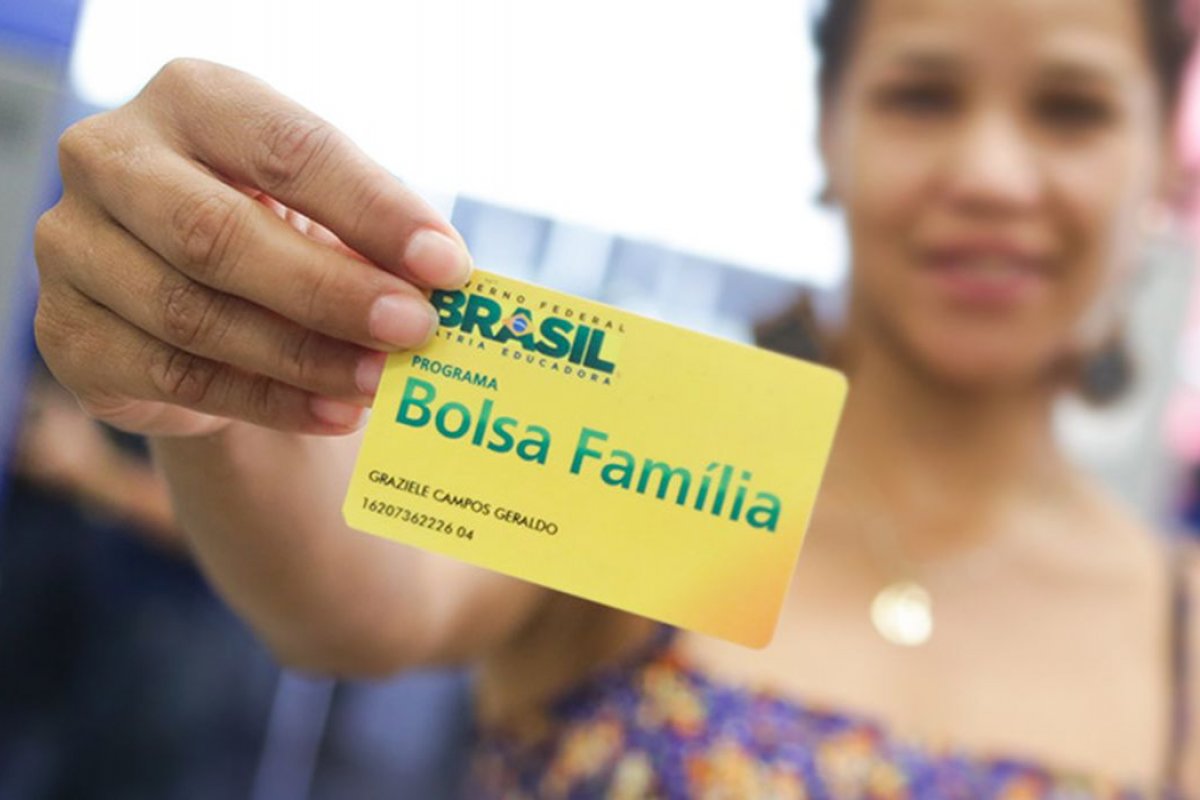 Bolsa Família faz último pagamento antes do Auxílio Brasil nesta sexta-feira (29)