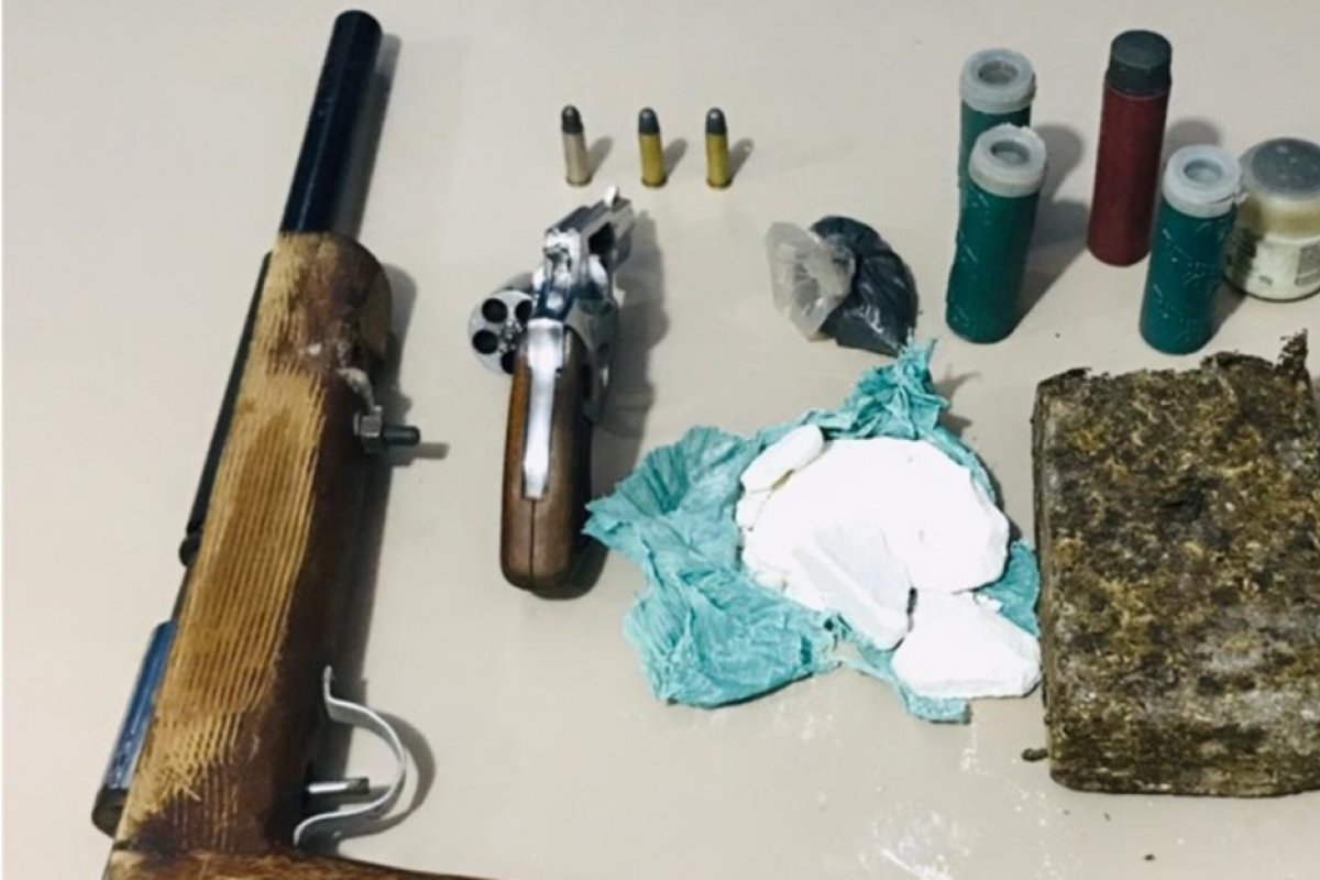 PM prende suspeito de tráfico de drogas no oeste da Bahia