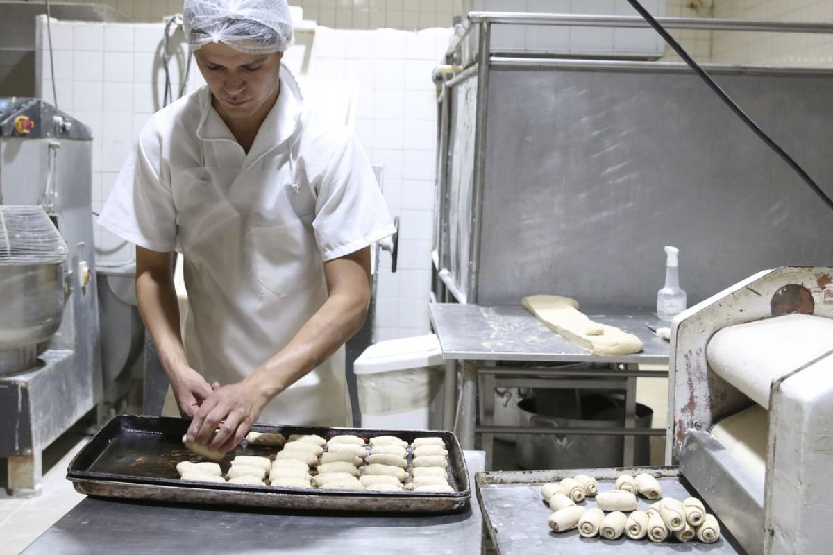 Confiança do empresário brasileiro cresce 0,4 ponto em outubro, diz FGV