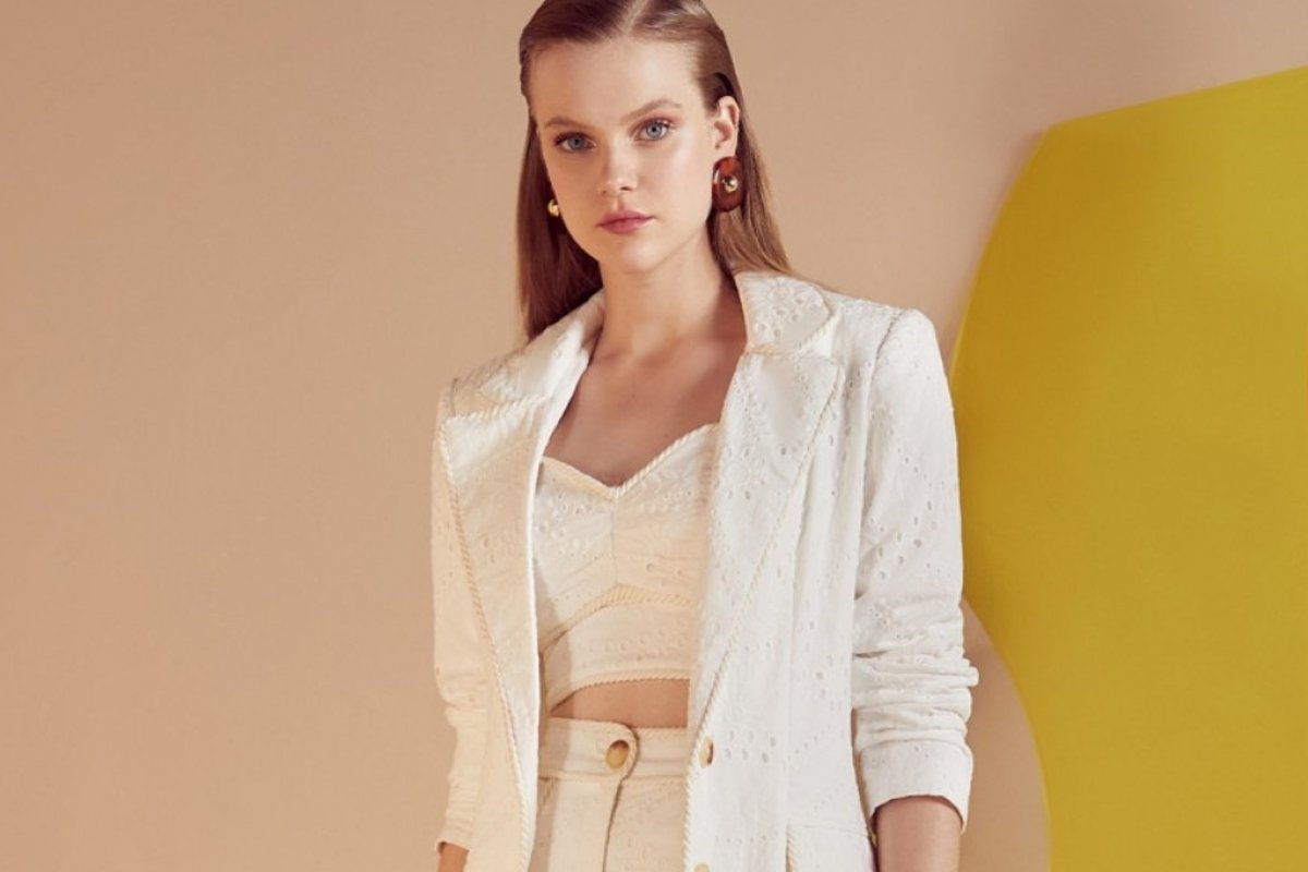 Com influências Disco dos anos 70, Skazi aposta no glamour e brilho para o Inverno 22