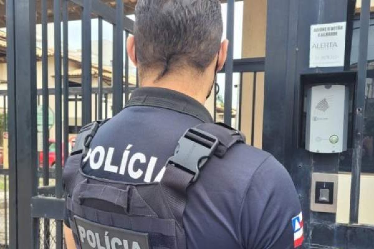 Homem é preso após descumprir medida protetiva e invadir Câmara de Dias d'Ávila