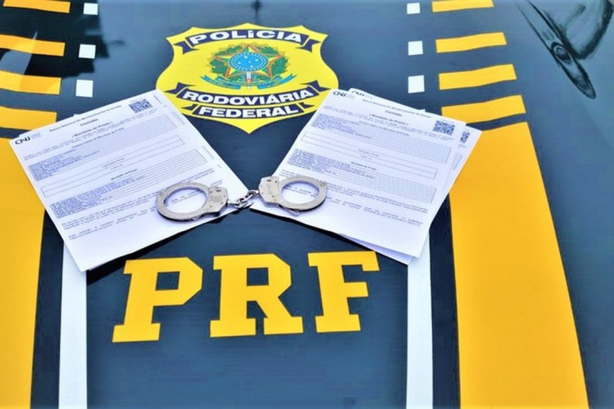 PRF prende homem foragido por estupro na BR-116, em Vitória da Conquista