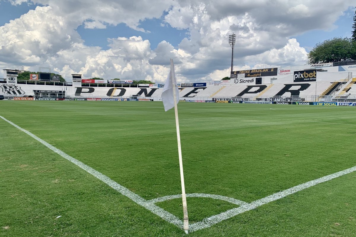 Vitória empata sem gols com Ponte Preta e diminui distância para deixar Z-4