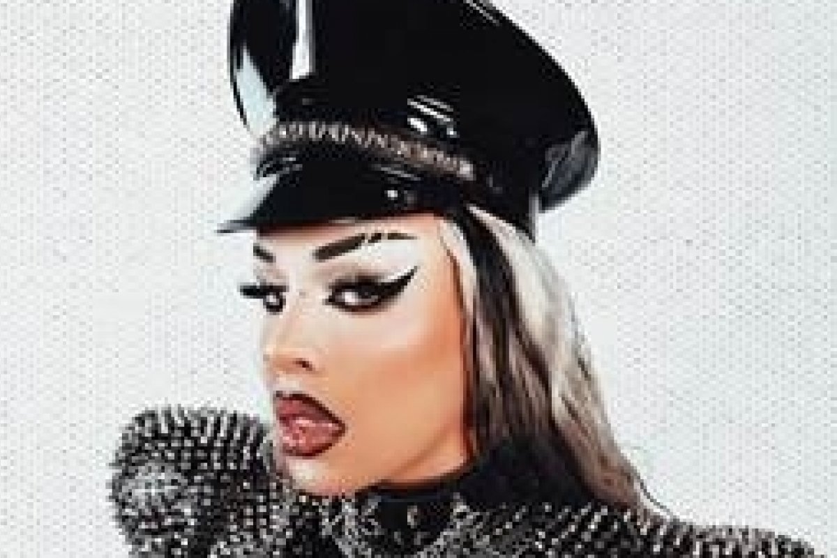 Gloria Groove irá se apresentar no Lollapalooza 2022