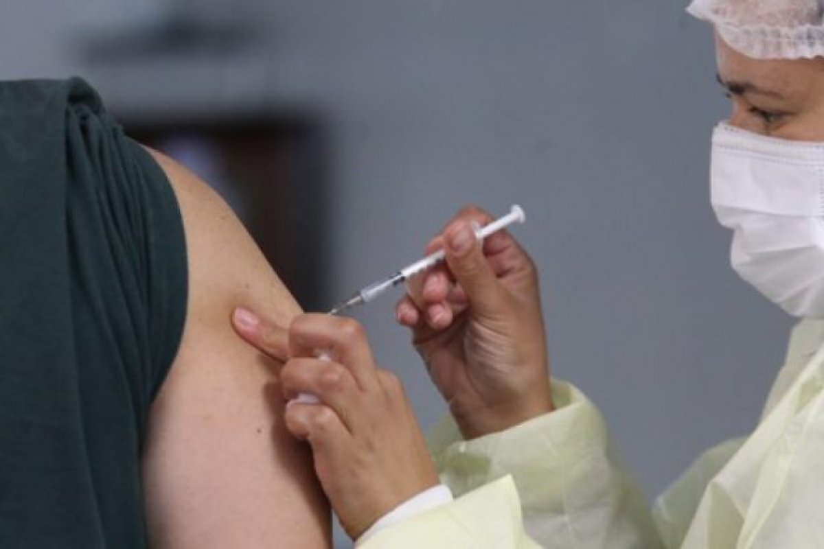 Vacinação contra Covid-19 é suspensa em Salvador entre domingo (31) e terça (2); estratégia será retomada na próxima quarta