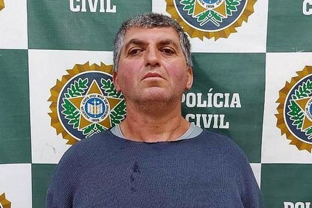 Homem mata vizinho por conta de galo que cantava ‘Bolsonaro’, em Petrópolis, RJ