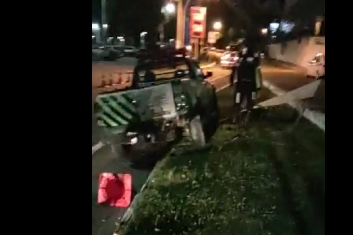 Vídeo: Jornalista Marcelo Castro invade canalização e choca BMW com viatura da Transalvador