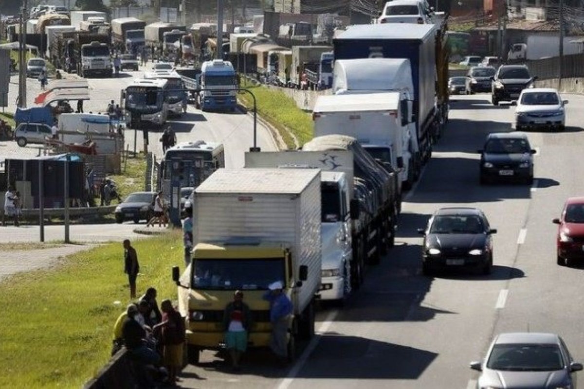 Governo Federal consegue liminar para evitar bloqueio de caminhoneiros na Bahia