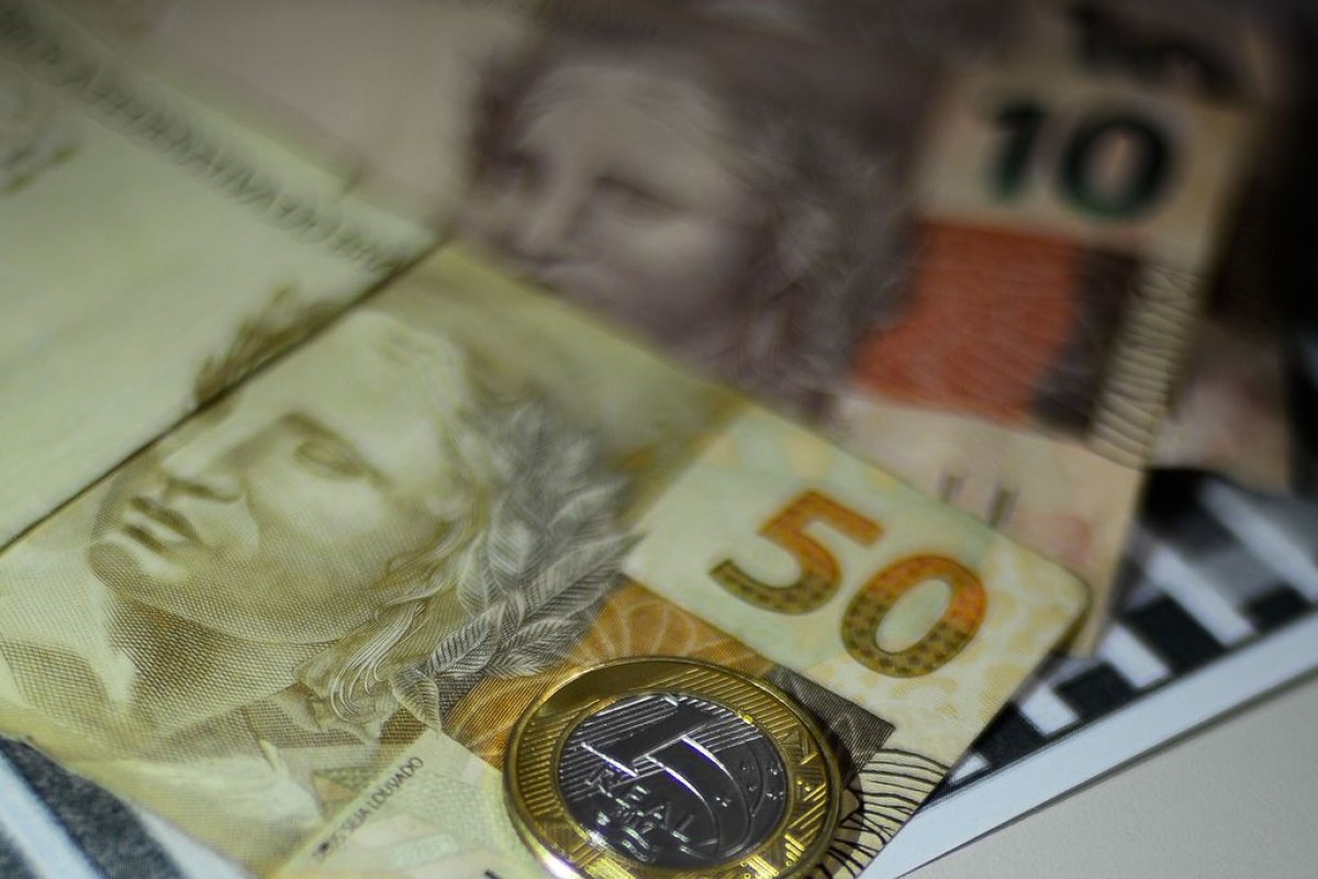 Com maior alta da taxa básica de juros desde dezembro de 2002, Selic freia retomada econômica