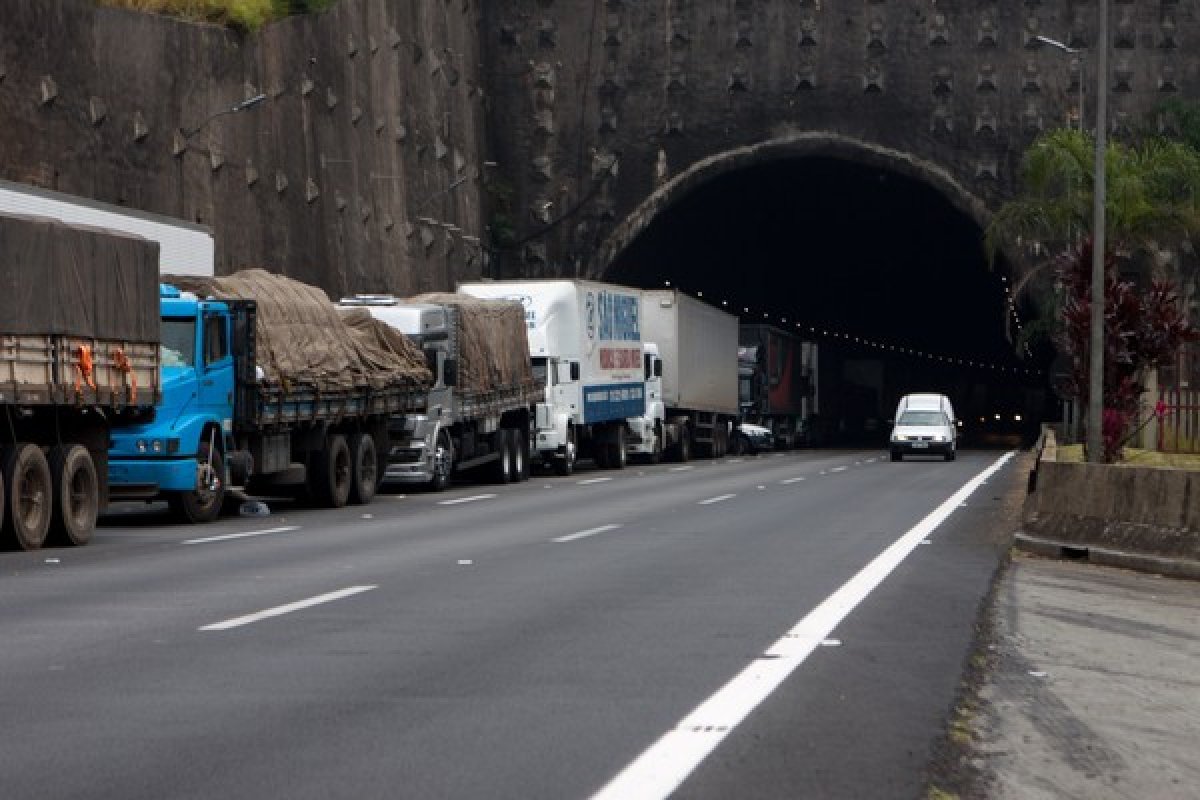 Greve dos caminhoneiros: Rodovias funcionam sem transtornos, afirma ministério