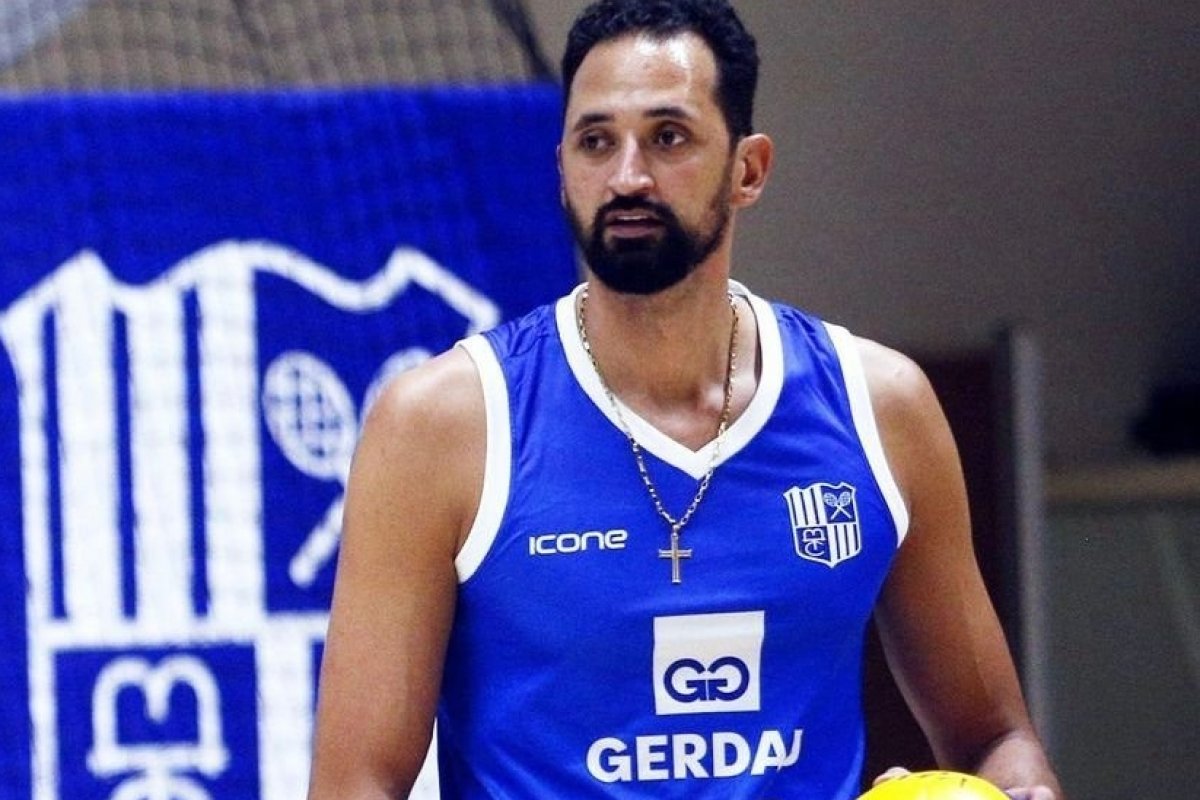 Jogador ganha mais de 1 milhão de seguidores após ser acusado de homofobia