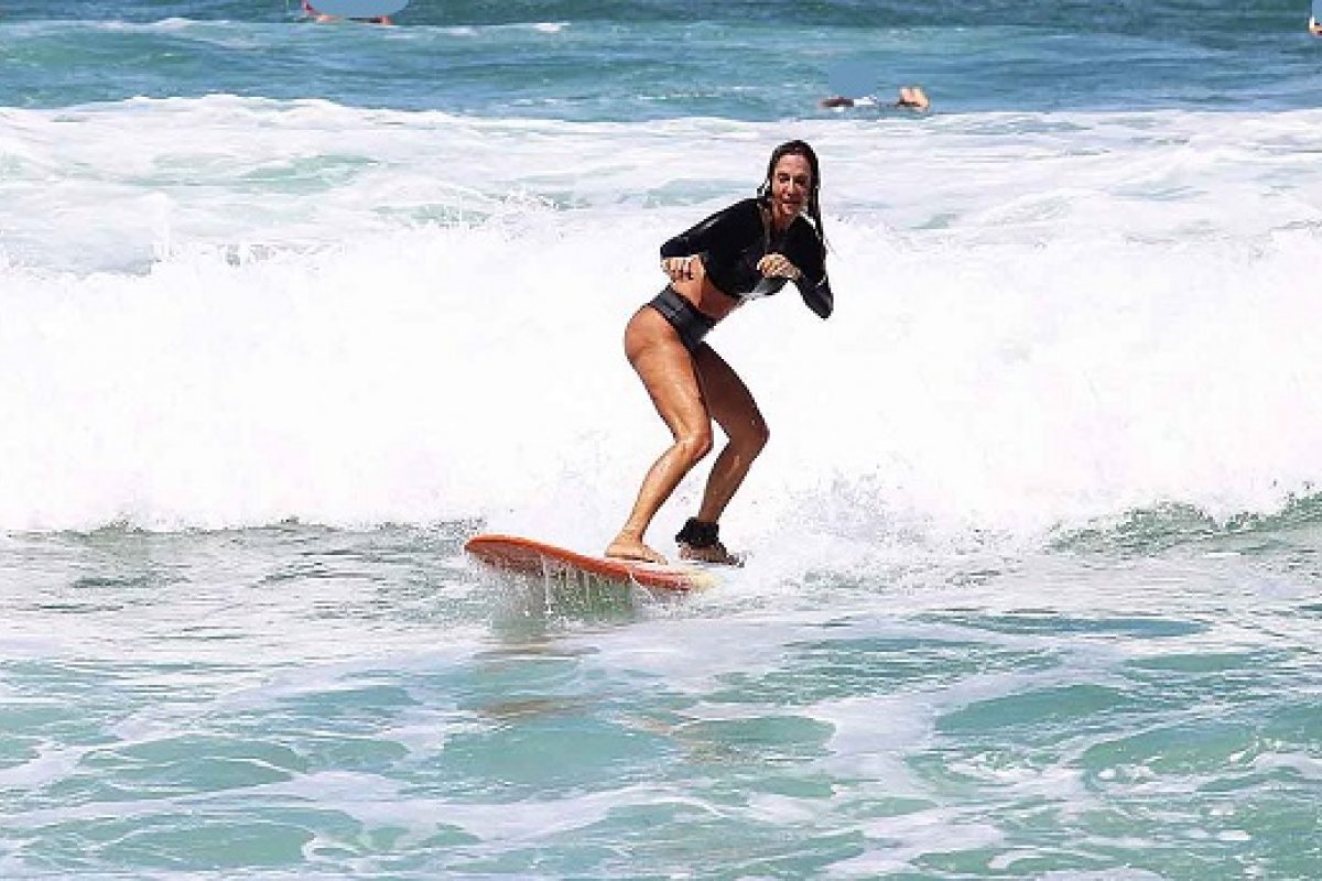 Evento de surf feminino acontece no fim de semana na praia de Stella Maris