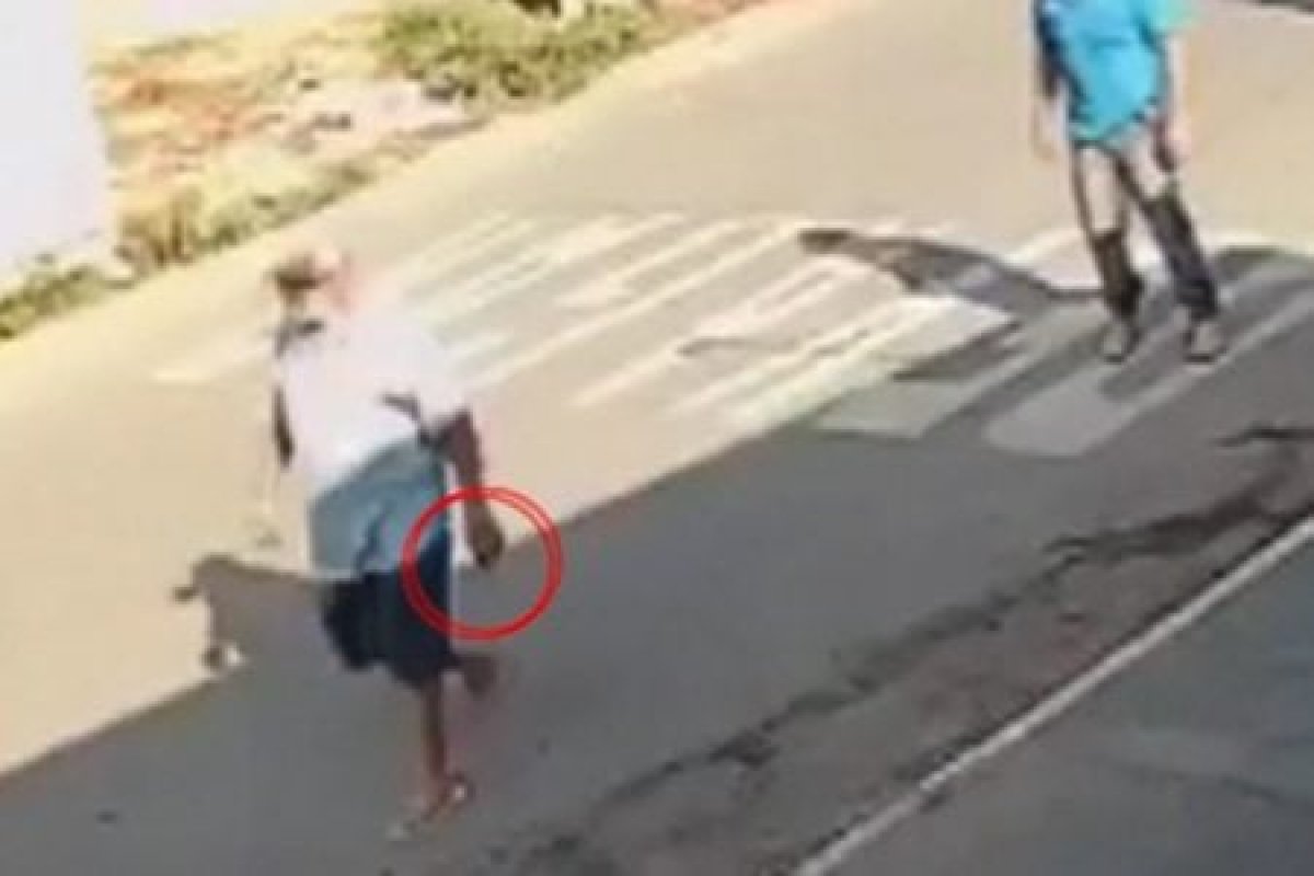 Idoso de 78 anos tenta esfaquear comerciante após se incomodar com caixa de som