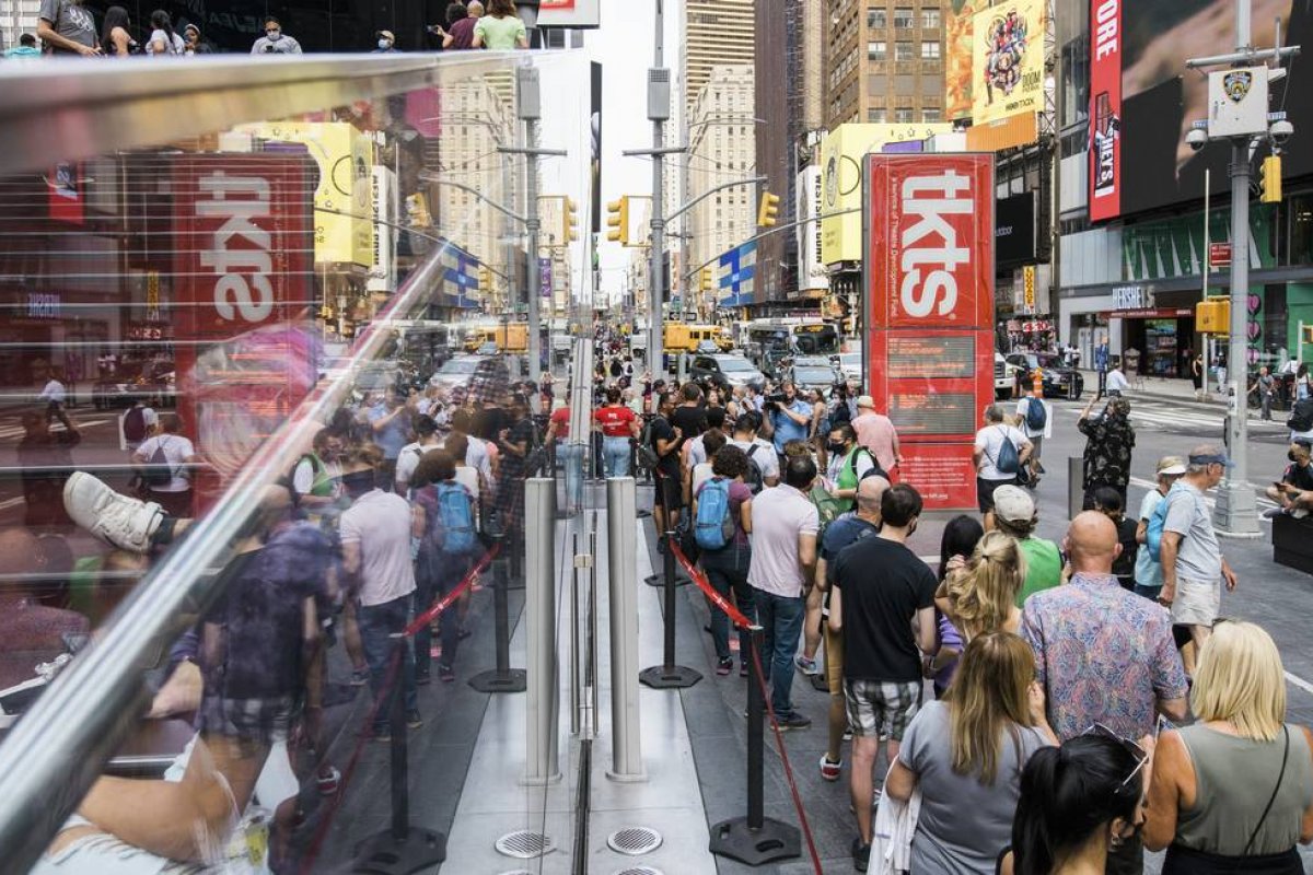 Nova Iorque luta para revitalizar economia e convoca turistas