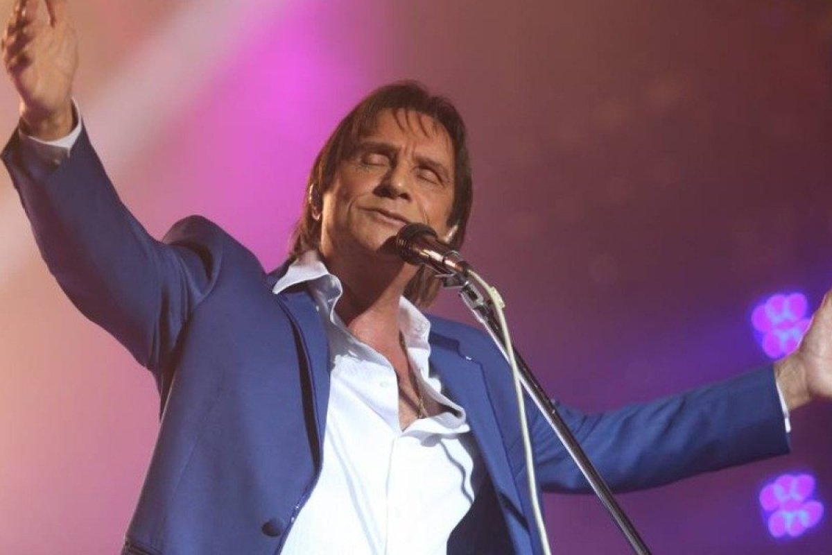 Roberto Carlos já tem 90 apresentações agendadas até 2023, diz colunista