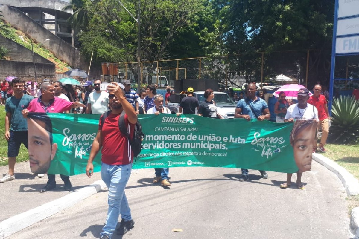 Servidores municipais deflagram greve geral por tempo indeterminado