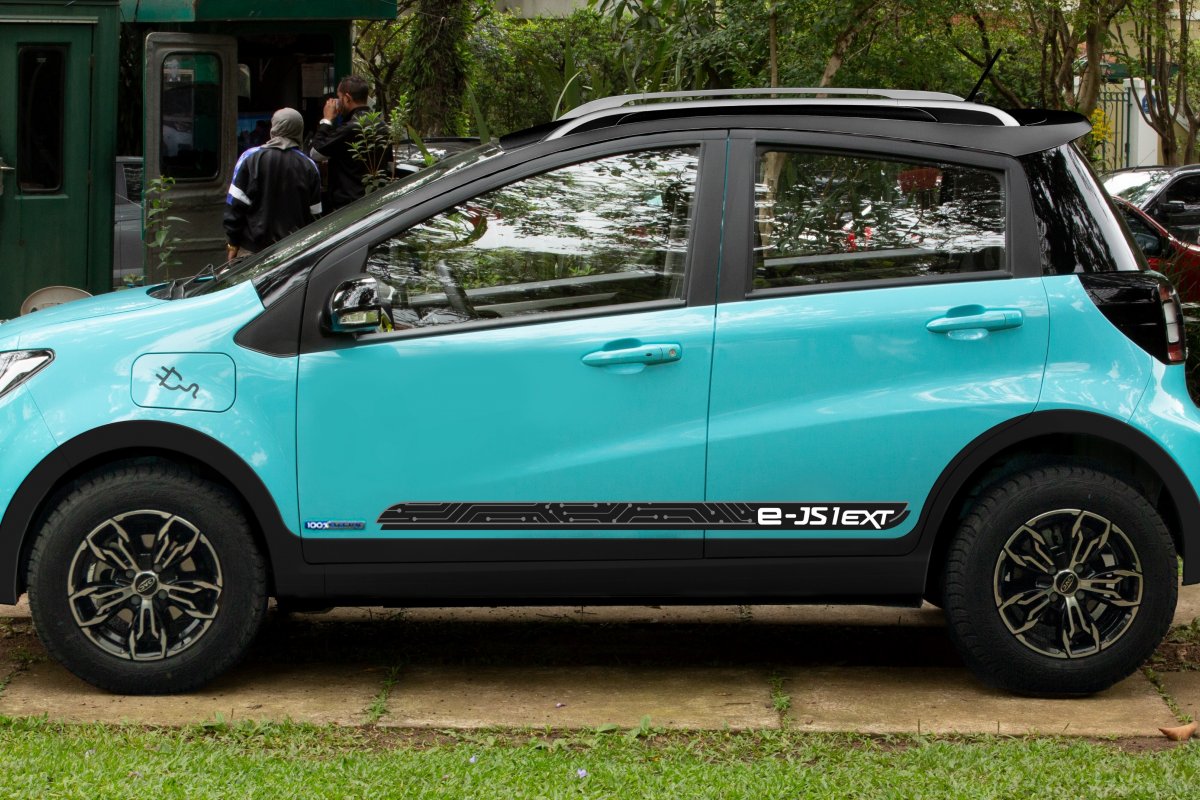 JAC lança E-JS1 elétrico com apelo aventureiro no país
