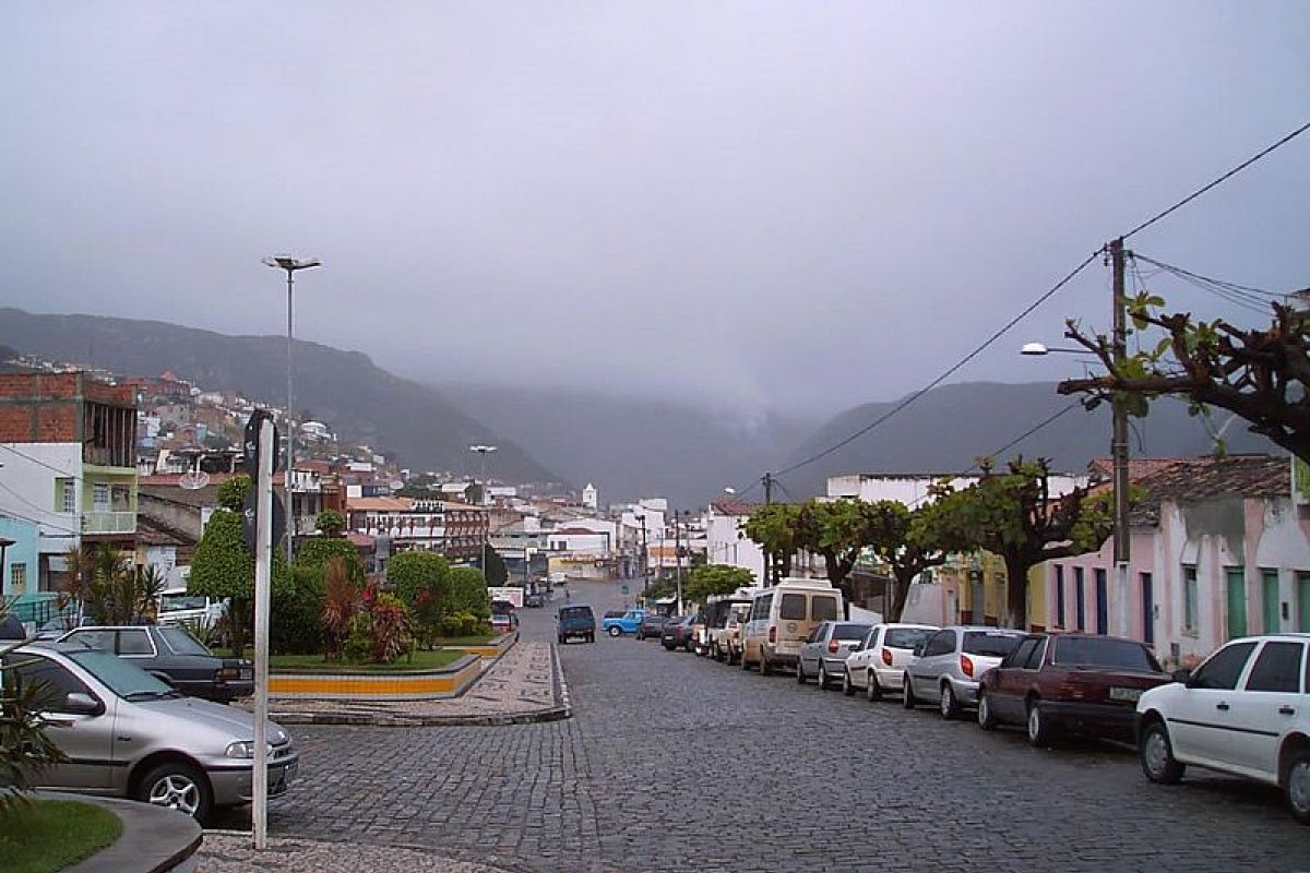 Motociclista morre atropelado por carreta em Jacobina, interior da Bahia