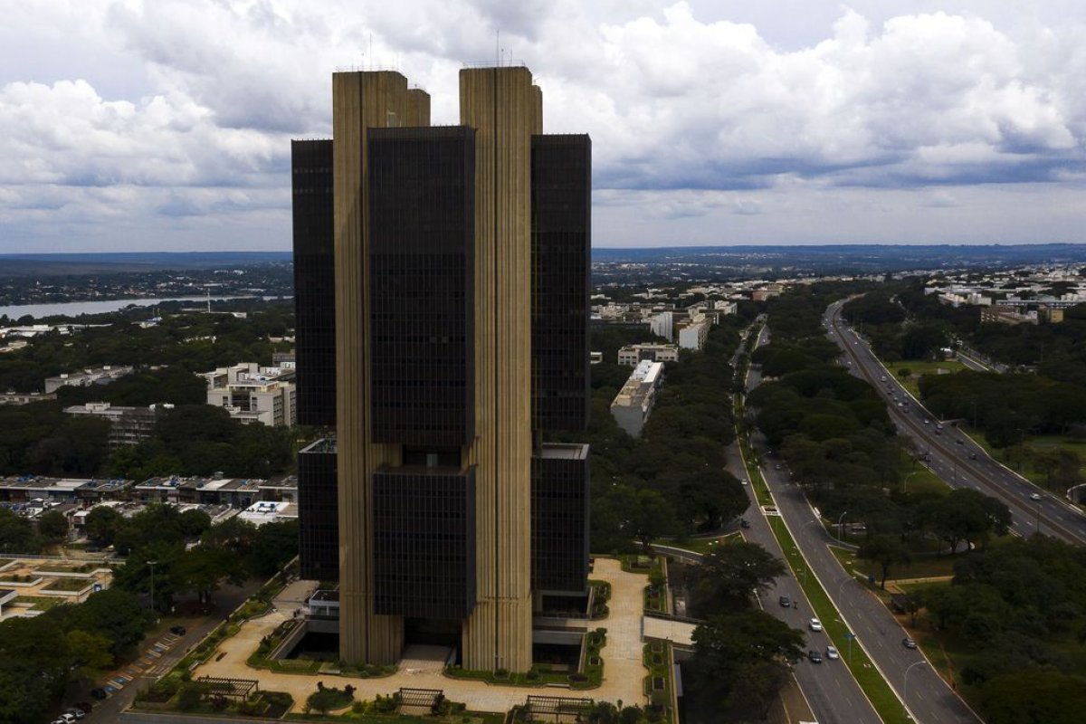 Copom considerou em última reunião, implementar ajuste maiores do que o anunciado na semana passada, na taxa básica de juros 