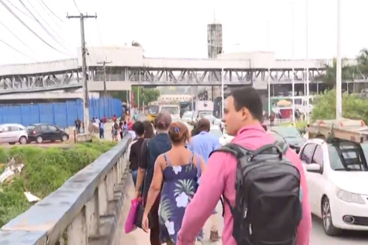 Obra no entorno da Estação Pirajá provoca congestionamento nesta quarta-feira (3)