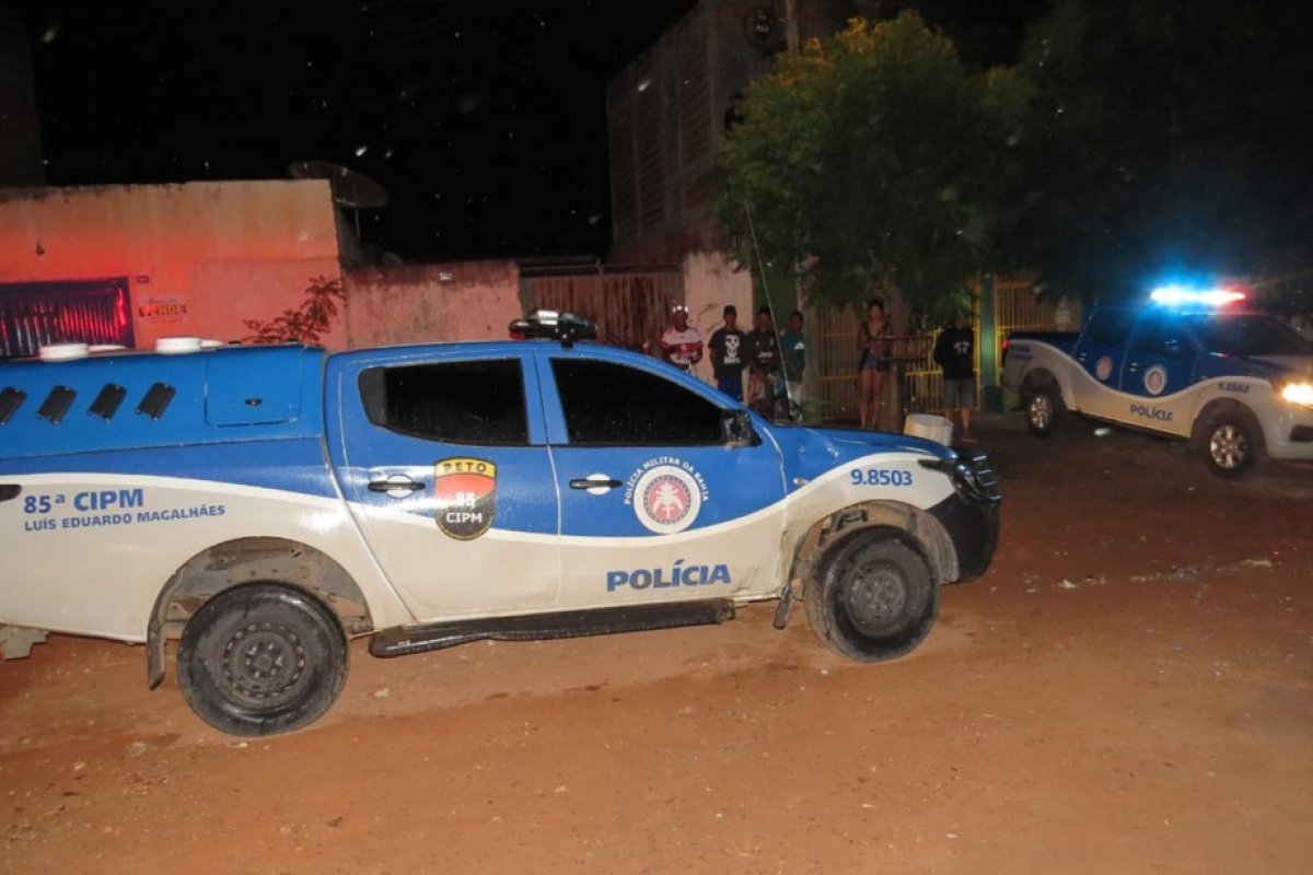 Jovem é morto a tiros em frente de condomínio no oeste da Bahia