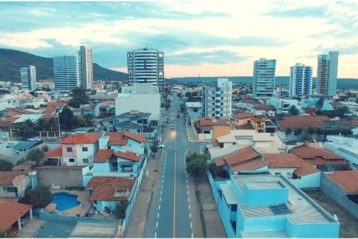 Justiça acata denúncia do MP contra prefeito do Município de Barreiras por manutenção de lixão na cidade