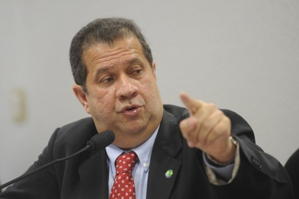 Após voto favorável do PDT, Carlos Lupi vai ao STF tentar barrar PEC dos Precatórios