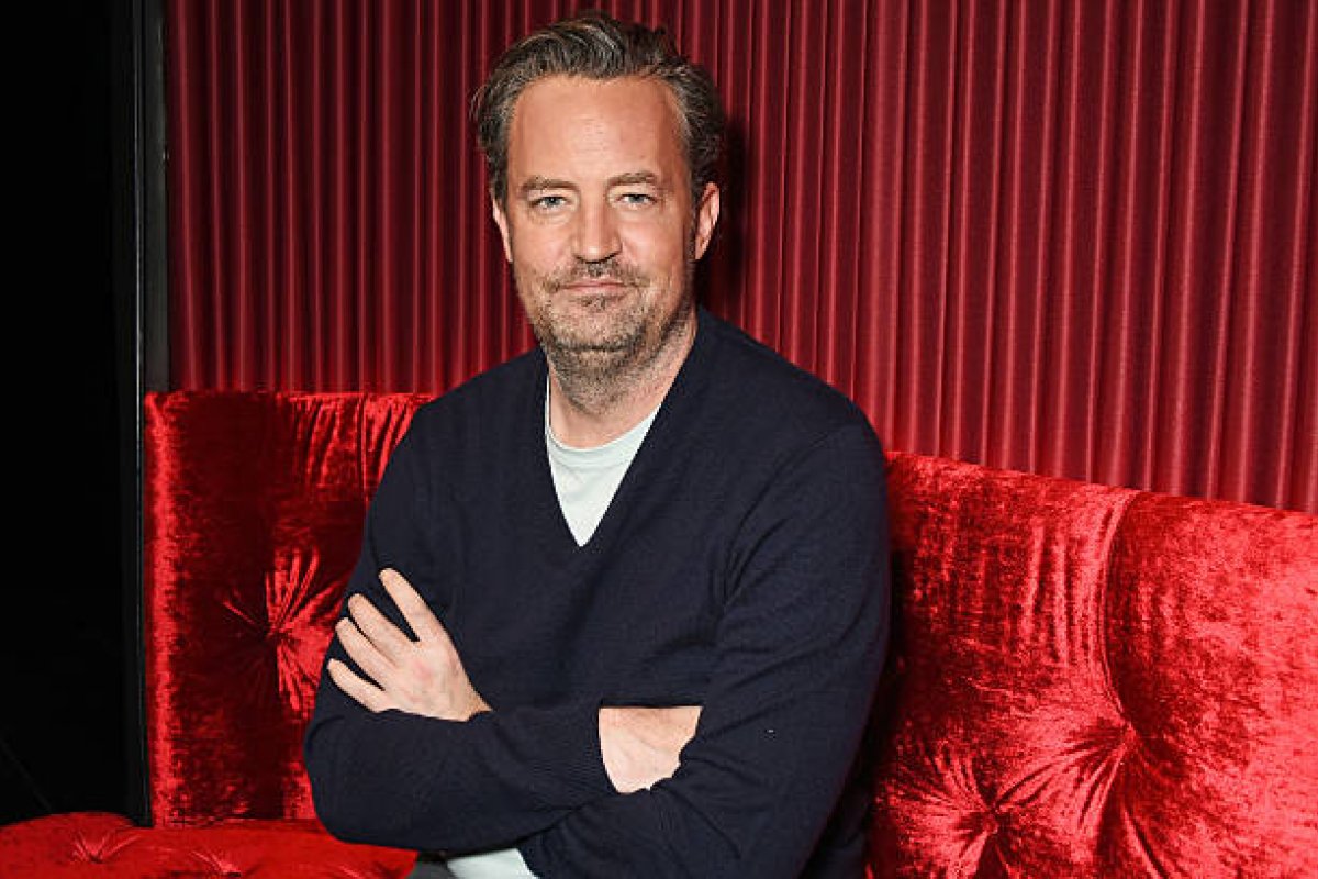 Matthew Perry anuncia o lançamento de autobiografia