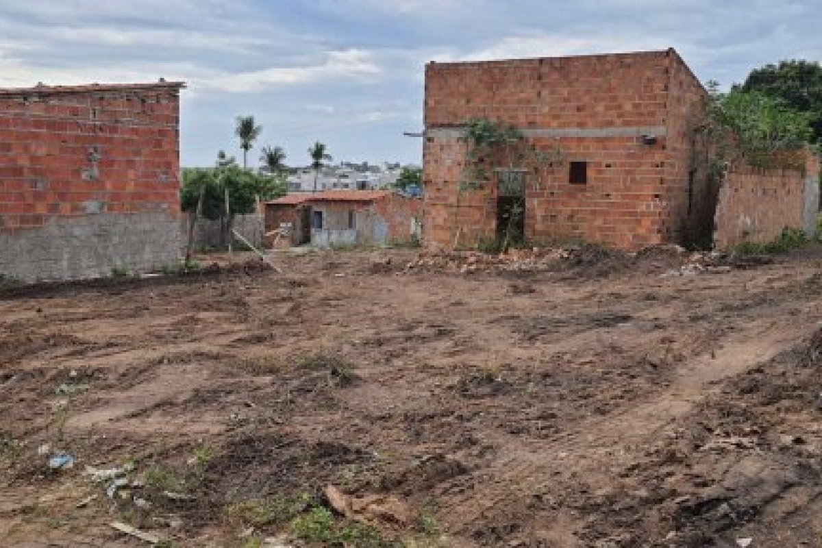 Moradores do Loteamento Vila Maria, em Feira de Santana, são ameaçados por homens armados