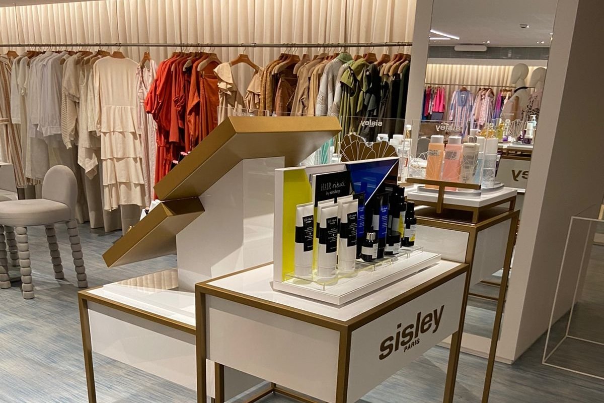 Sisley Paris entra para a curadoria de marcas da flagship da Carol Bassi Brand