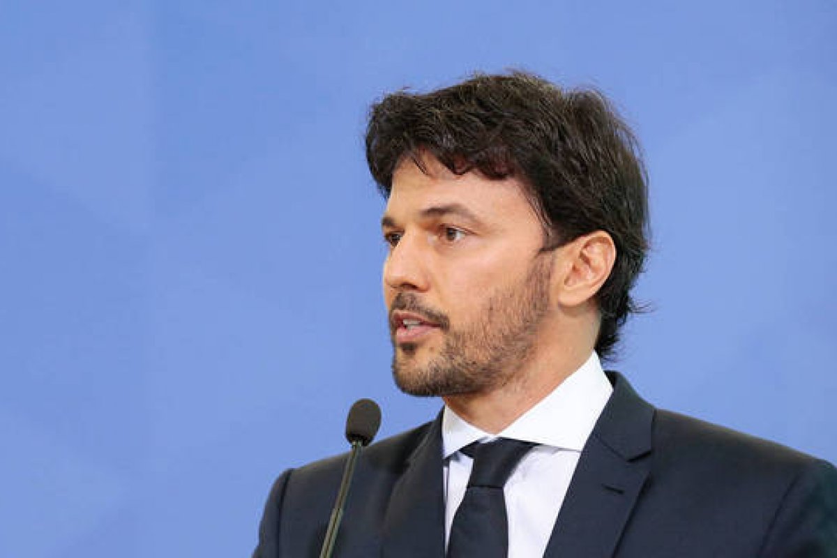 Ministro das Comunicações acredita que leilão do 5G deve ser finalizado nesta sexta (5)