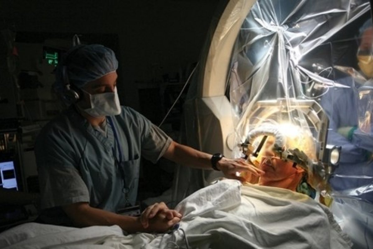 Cirurgia de Parkinson começa a ser realizada pelo SUS