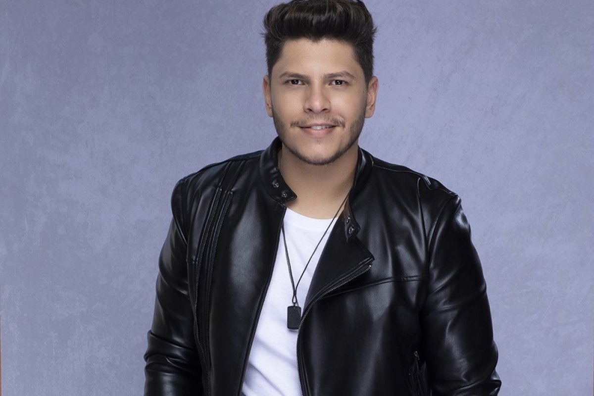 Sertanejo Felipe Nunes lança videoclipe de ‘’Tchauzinho’’