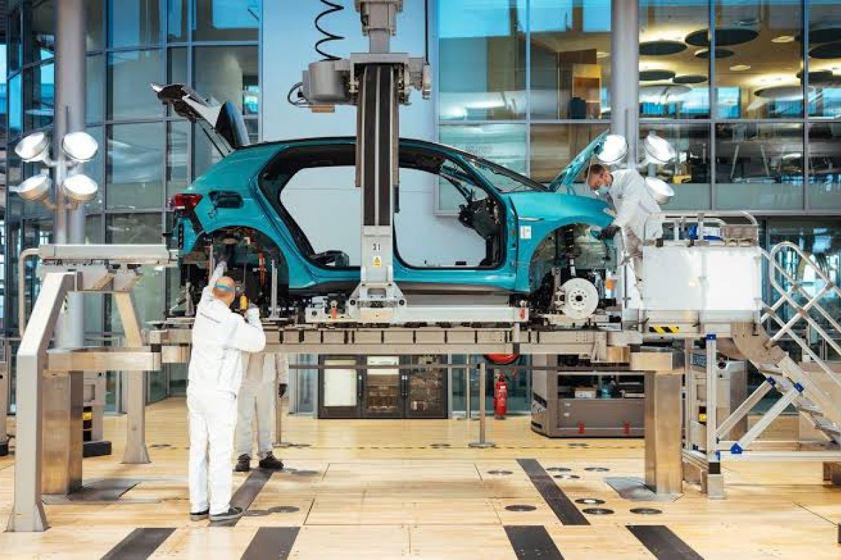 VW coloca 1.500 funcionários em lay off por falta de peças