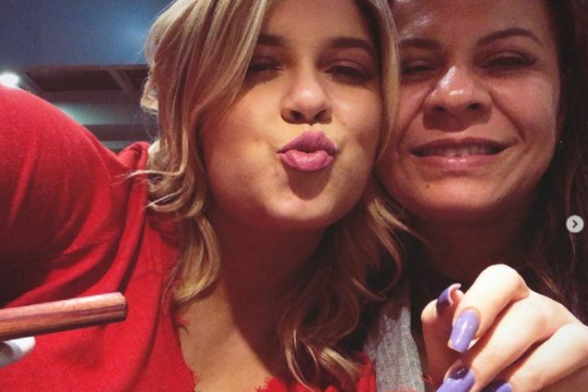 Mãe de Marília Mendonça fez aniversário um dia antes da morte da cantora