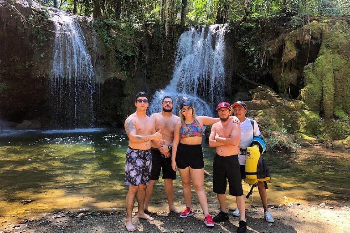 “Eu sonhei com queda d’água, cachoeira e rio a noite toda”, escreveu Marília Mendonça no Twitter