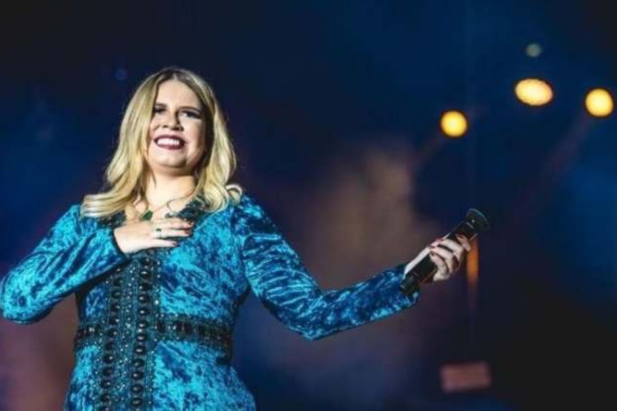 Acompanhe fatos e fotos de todos os anos da trajetória de Marília Mendonça