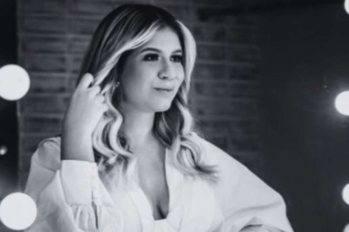 Famosos vão ao velório de Marília Mendonça