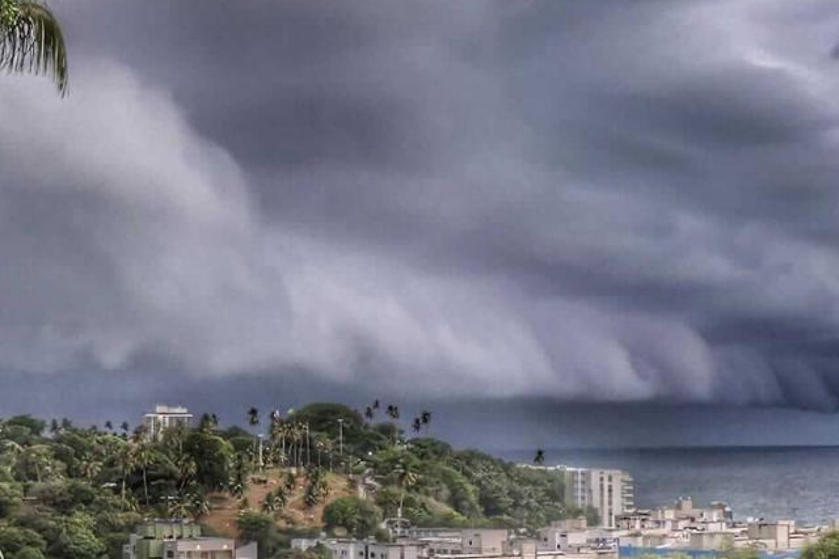 Chuva segue intensa na Bahia hoje