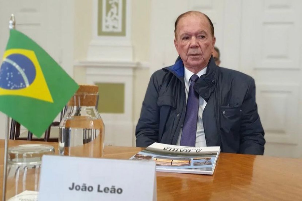 João Leão tem mal-estar e é levado para o hospital