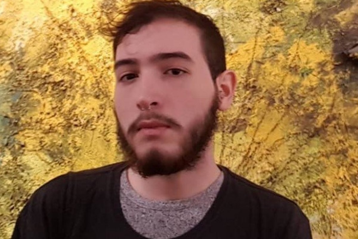Filho gay de apresentador da Globo revela ter tentado suicídio por causa do pai