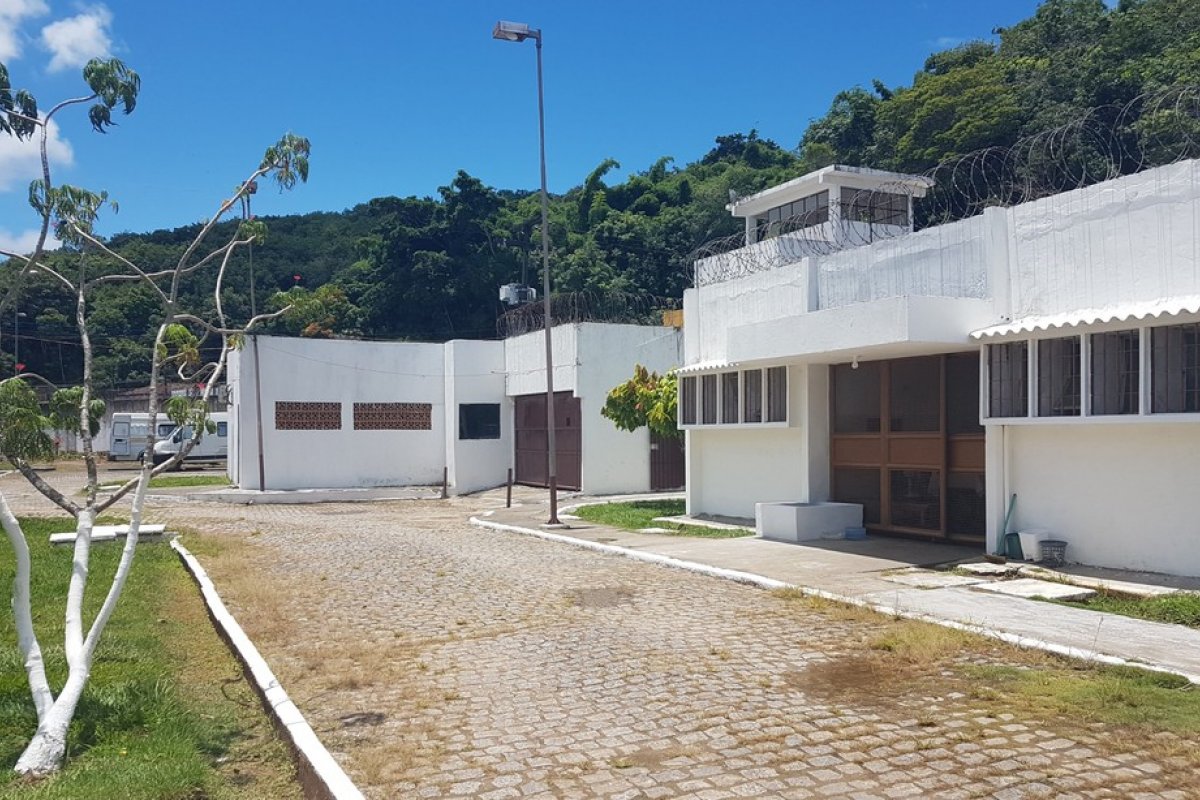 Presos usam lençóis para fugir do presídio de Ilhéus, no sul da Bahia